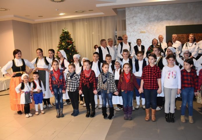 HKUD Brotnjo podijelilo radost Božića s prijateljima