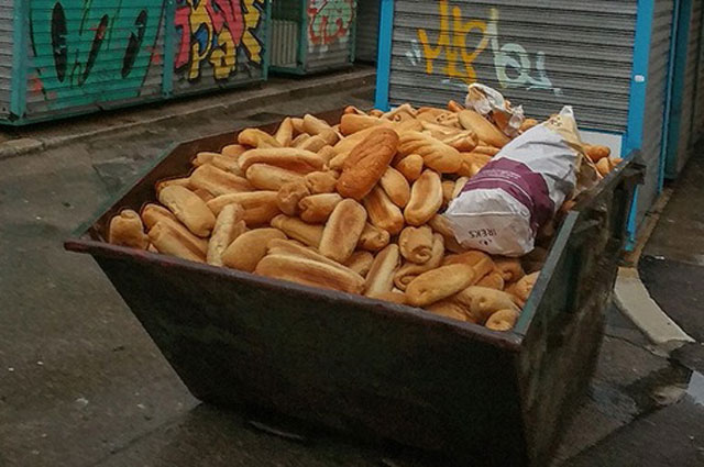 Siromašnih i gladnih na svakom koraku, a u Hrvatskoj se dnevno baci 135 tona kruha