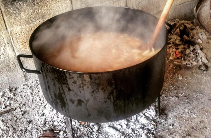 Ima li išta kašikon(m)?