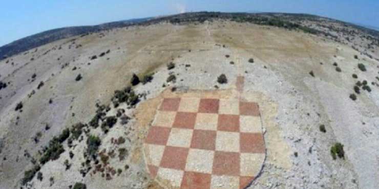 Vidi se iz svemira! Branitelji izradili hrvatski grb od 1200 kvadratnih metara