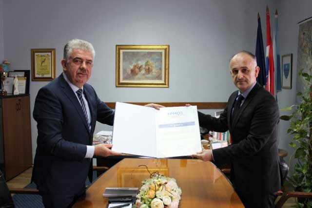 Predsjedniku Hercegu uručena plaketa Fakulteta prirodoslovno-matematičkih i odgojnih znanosti