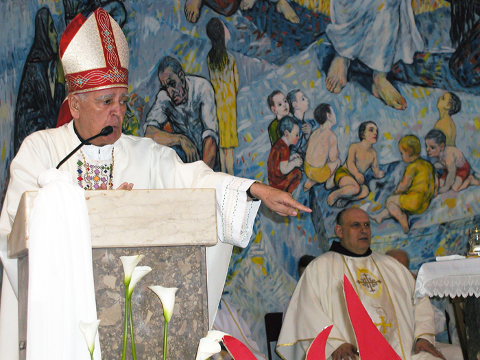 FOTO: Mostarski biskup dr. Ratko Perić krizmao 75  mladića i djevojaka iz župe Čitluk