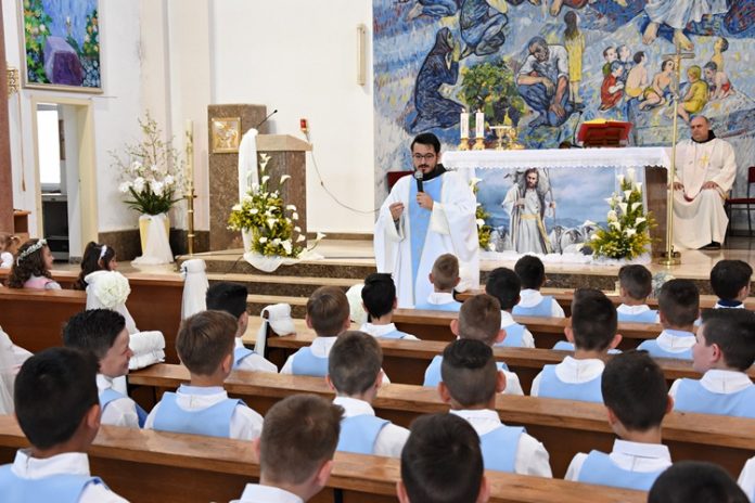 36 dječaka i 25 djevojčica iz župe Krista Kralja u Čitluku primilo sakrament Prve pričesti