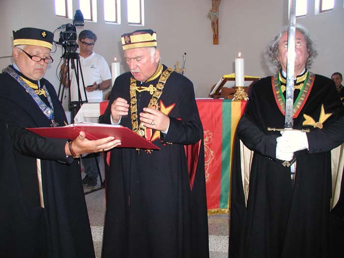 FOTO: Župa Gradnići bila domaćin članovima Senata Europskog vinskog viteškog reda