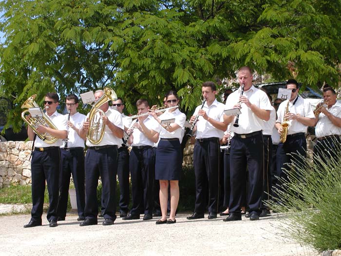 FOTO: Župa Gradnići bila domaćin članovima Senata Europskog vinskog viteškog reda