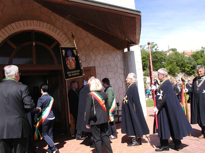 FOTO: Župa Gradnići bila domaćin članovima Senata Europskog vinskog viteškog reda