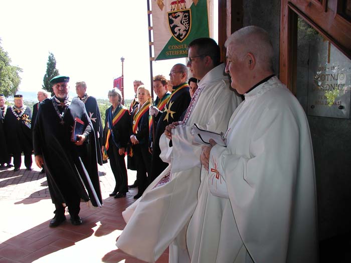 FOTO: Župa Gradnići bila domaćin članovima Senata Europskog vinskog viteškog reda