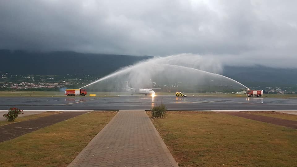 Prvi zrakoplov večeras sletio u Mostar: Cjelogodišnji letovi Croatia Airlinesa povezuju Hercegovinu sa Zagrebom