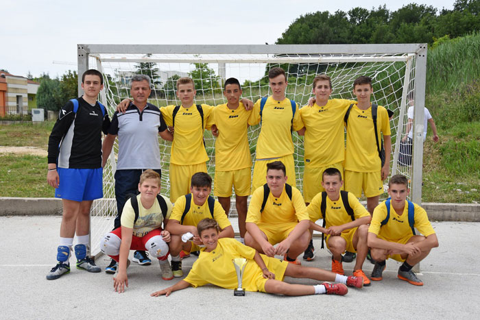 Osnovna škola Čerin osvojila Malonogometni turnir osnovnih škola