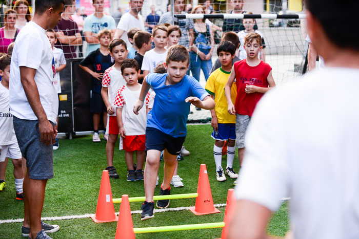 FOTO | HT Eronet & Mepas Mall: ZAVLADALA NOGOMANIA!