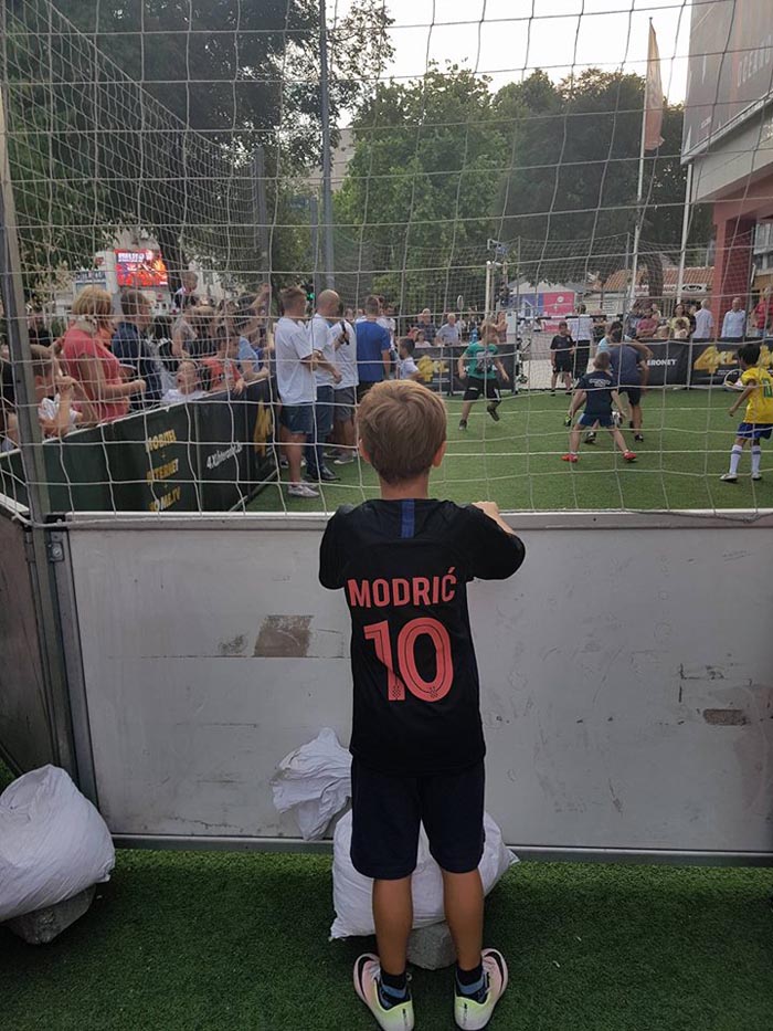 FOTO | HT Eronet & Mepas Mall: ZAVLADALA NOGOMANIA!