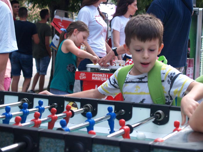 FOTO | HT Eronet & Mepas Mall: ZAVLADALA NOGOMANIA!