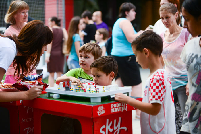 FOTO | HT Eronet & Mepas Mall: ZAVLADALA NOGOMANIA!