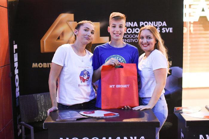 FOTO | HT Eronet & Mepas Mall: ZAVLADALA NOGOMANIA!