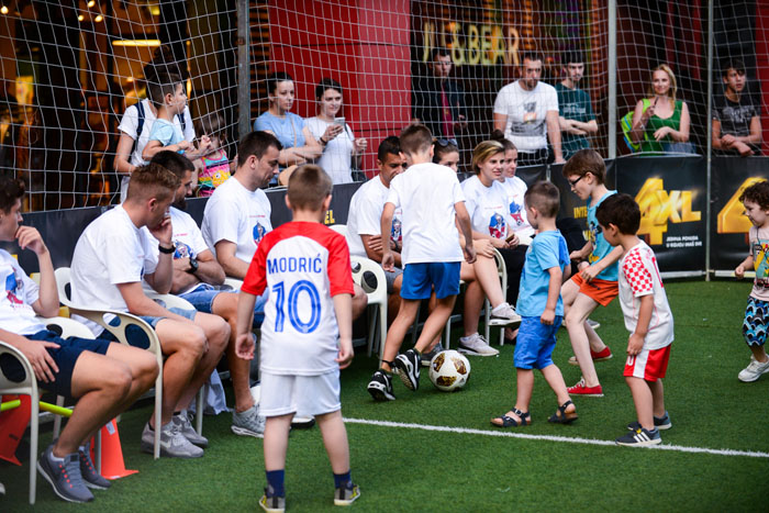 FOTO | HT Eronet & Mepas Mall: ZAVLADALA NOGOMANIA!