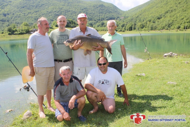 Ekipa ribolovaca iz Brotnja uhvatila šarana kapitalca na Ramskom jezeru