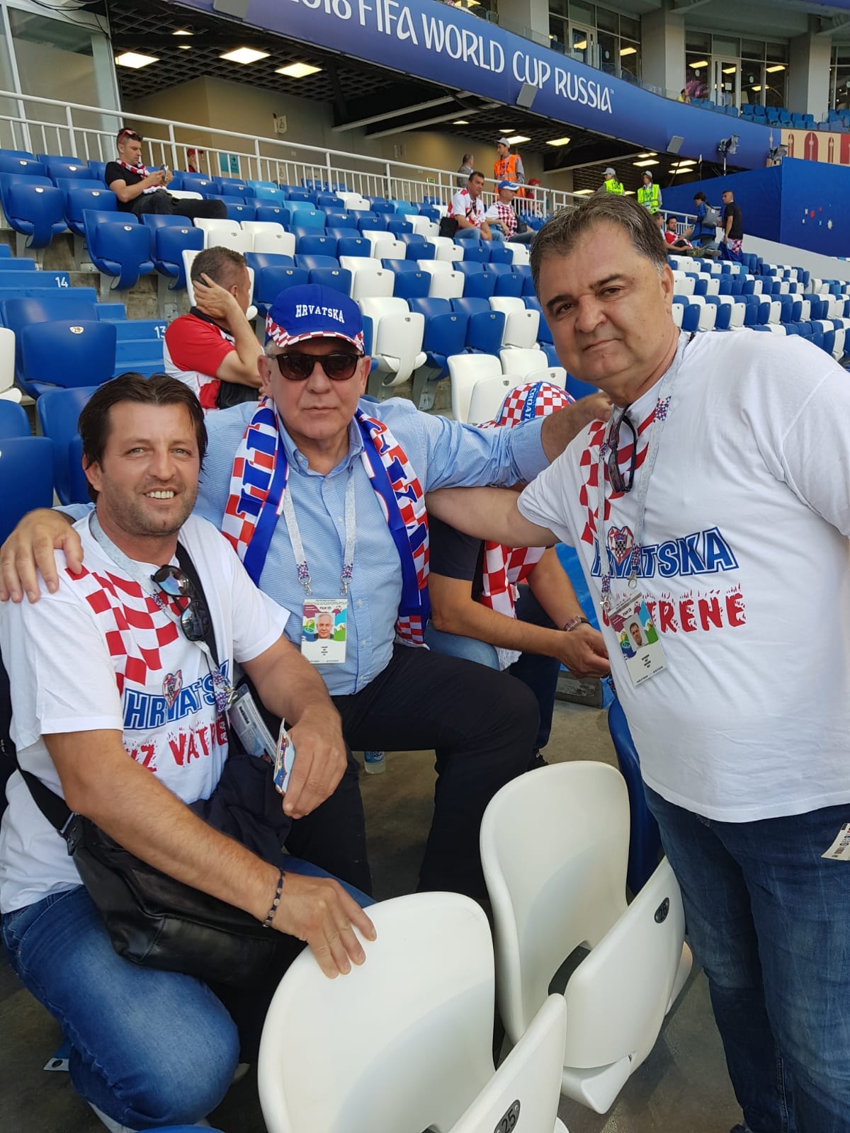 FOTO: Brotnjaci u velikom broju stigli u Rusiju podržati Vatrene!