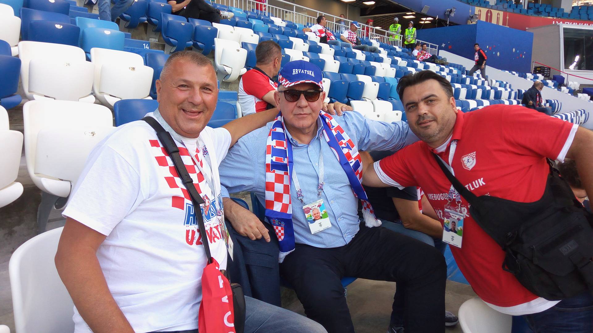 FOTO: Brotnjaci u velikom broju stigli u Rusiju podržati Vatrene!