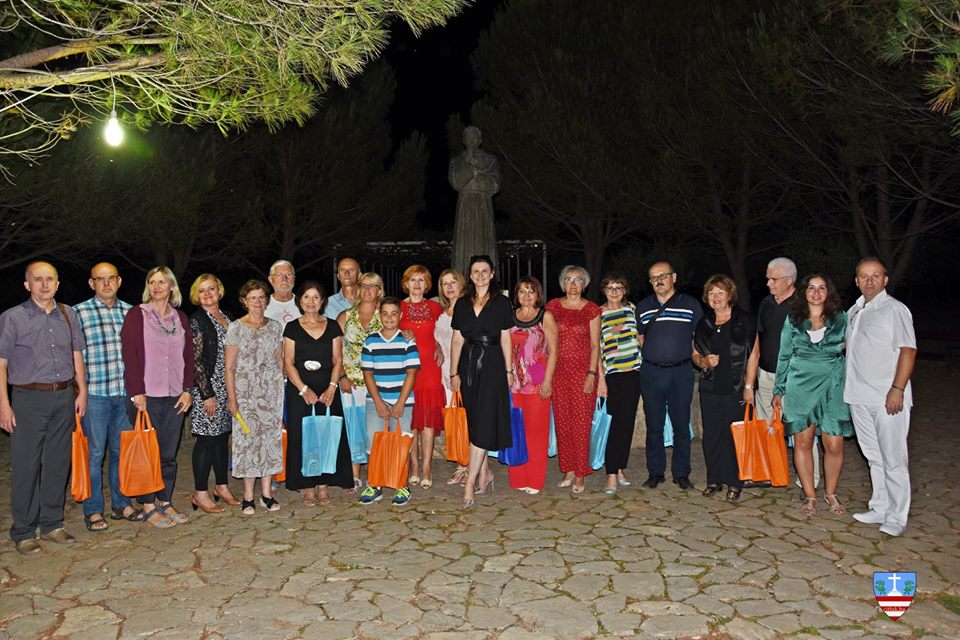 U Majčinom selu održana pjesnička večer