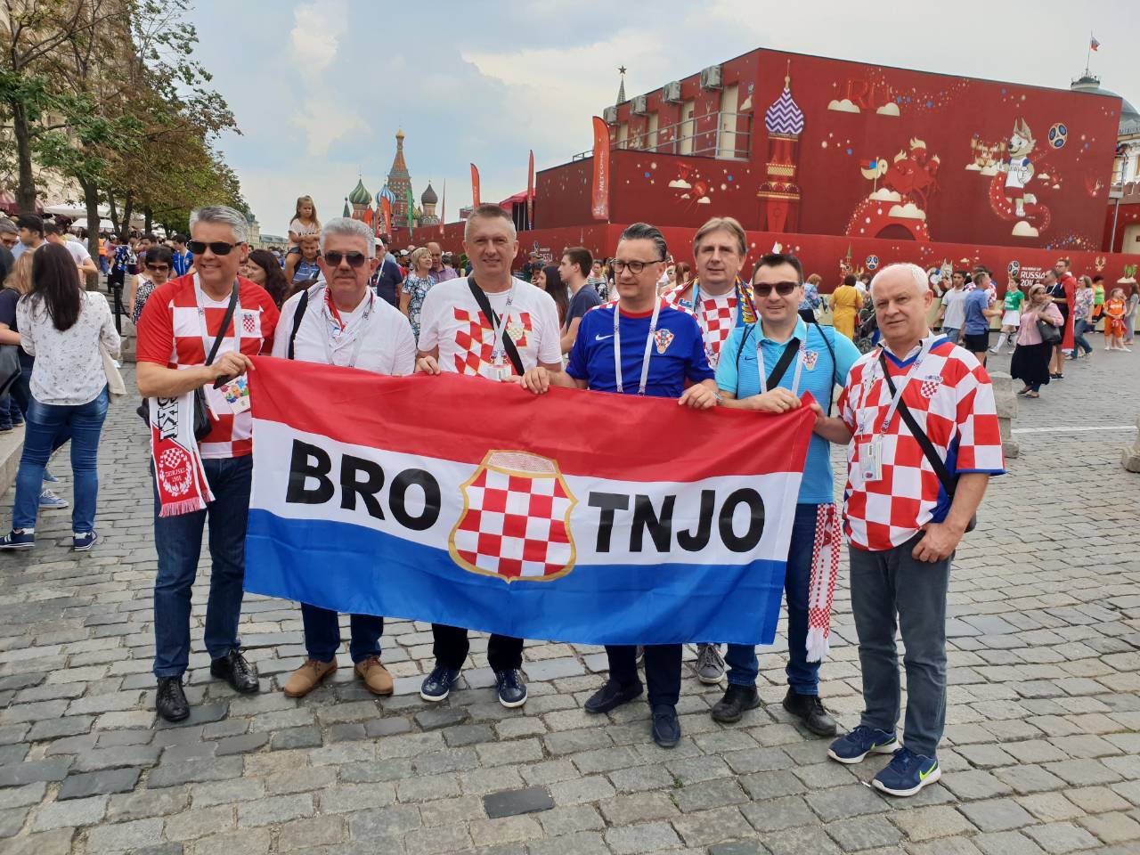 FOTO: Brotnjaci u Moskvi bodre Vatrene u pohodu na titulu prvaka svijeta