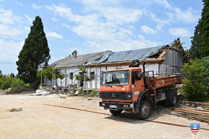 Počela obnova područne škole u Služnju