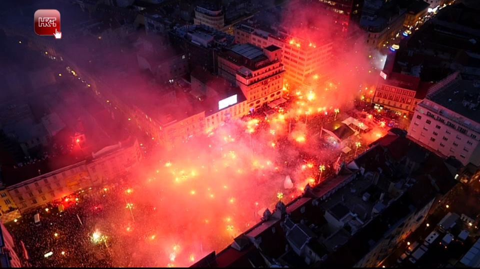 FOTO-VIDEO: Više od pola milijuna ljudi došlo čestitati Vatrenima na povijesnom uspjehu!