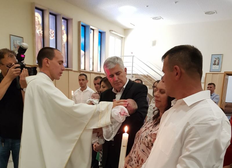 Čović krsni kum maloj Mariji, desetom djetetu u obitelji Begić