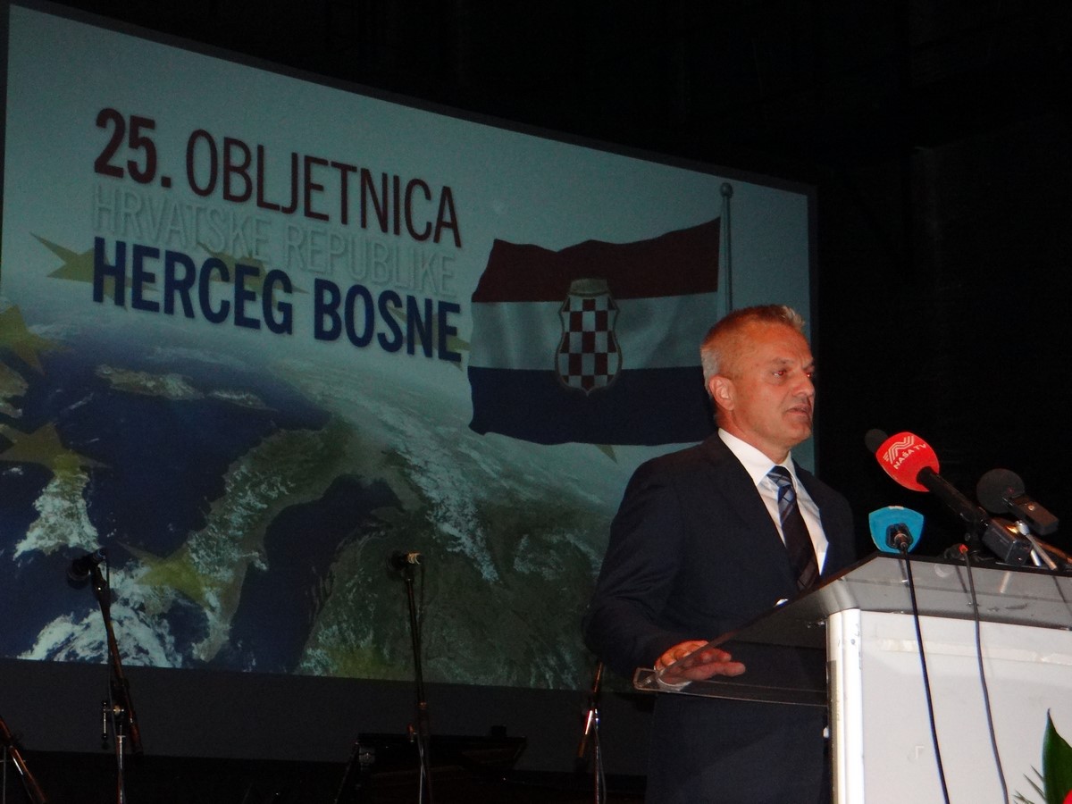FOTO: Svečanom akademijom obilježena 25. obljetnica Hrvatske Republike Herceg Bosne