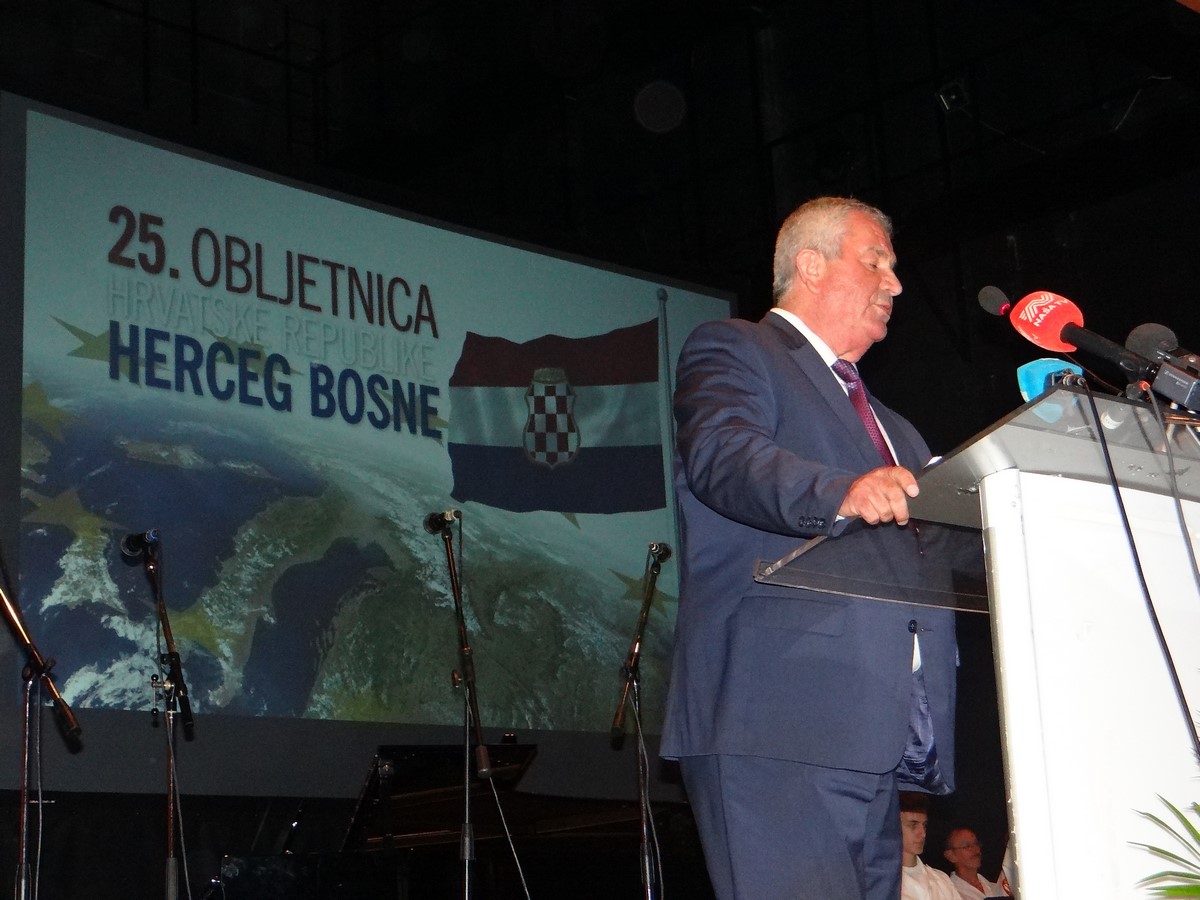 FOTO: Svečanom akademijom obilježena 25. obljetnica Hrvatske Republike Herceg Bosne