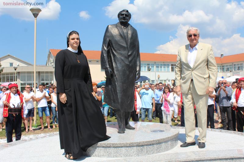 U Tomislavgradu otkriven spomen dr. Franji Tuđmanu