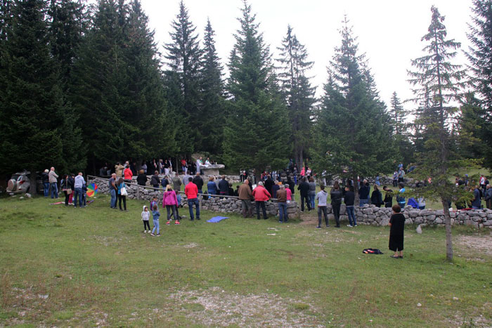 FOTO: Na Vran planini služena sv. misa za poginule duvandžije
