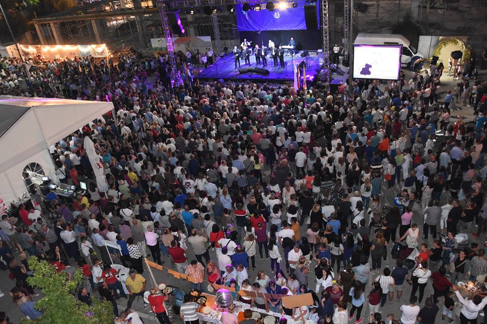 FOTO: Spektakularnim koncertom Tomislava Bralića i klape Intrade završeni 63. Dani berbe grožđa u Brotnju