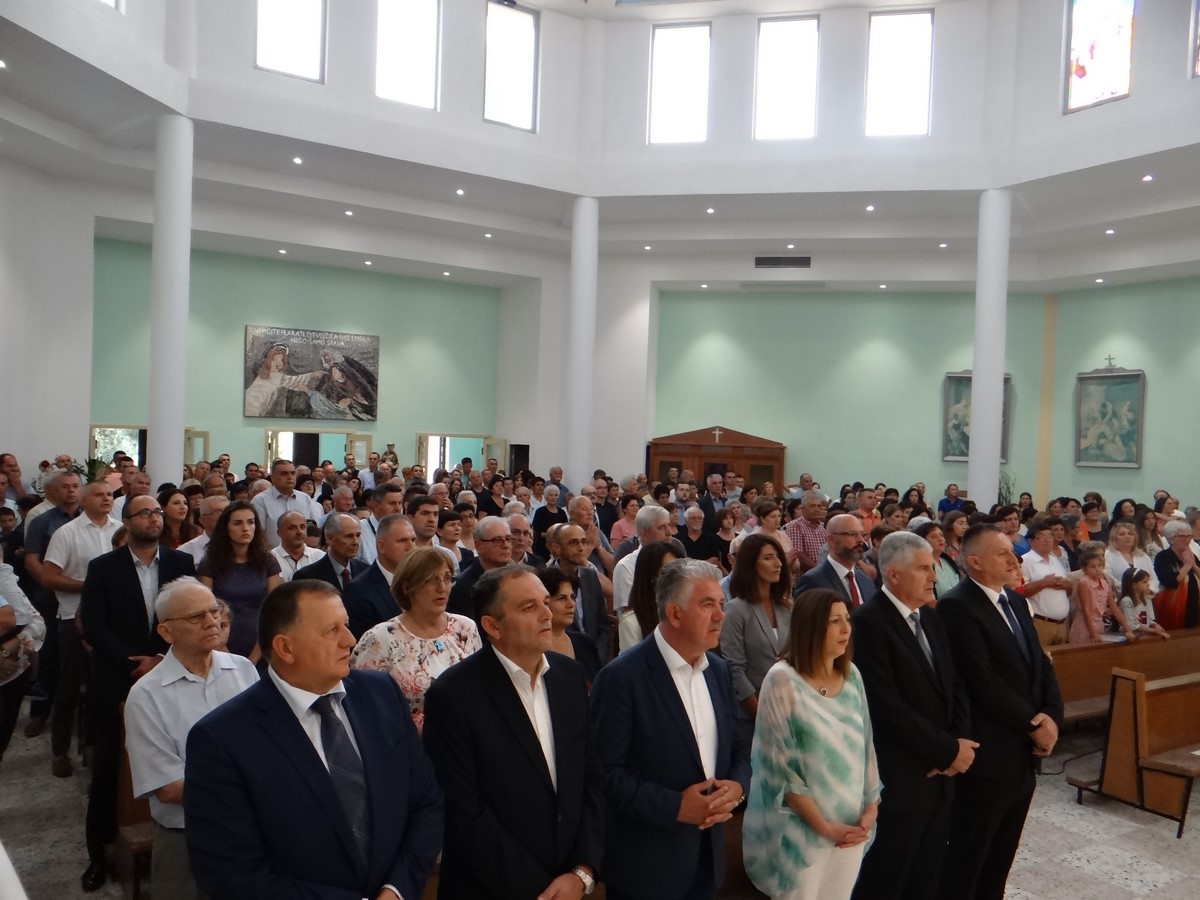 Predstavljena monografija „100 godina Župe Gradina“