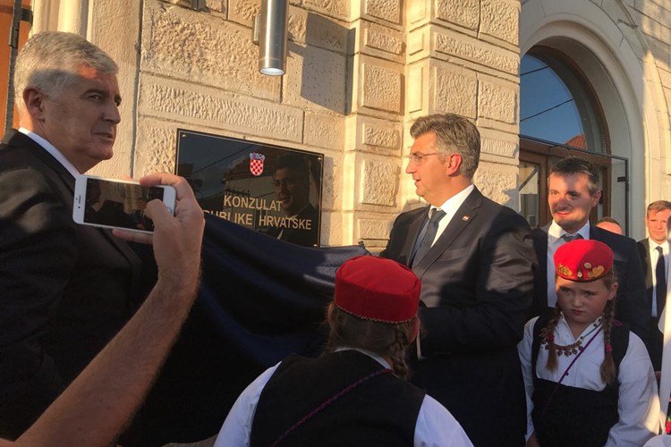 FOTO-VIDEO | Plenković i Čović otvorili konzulat u Livnu: BiH je strateški najvažniji državni interes Republike Hrvatske