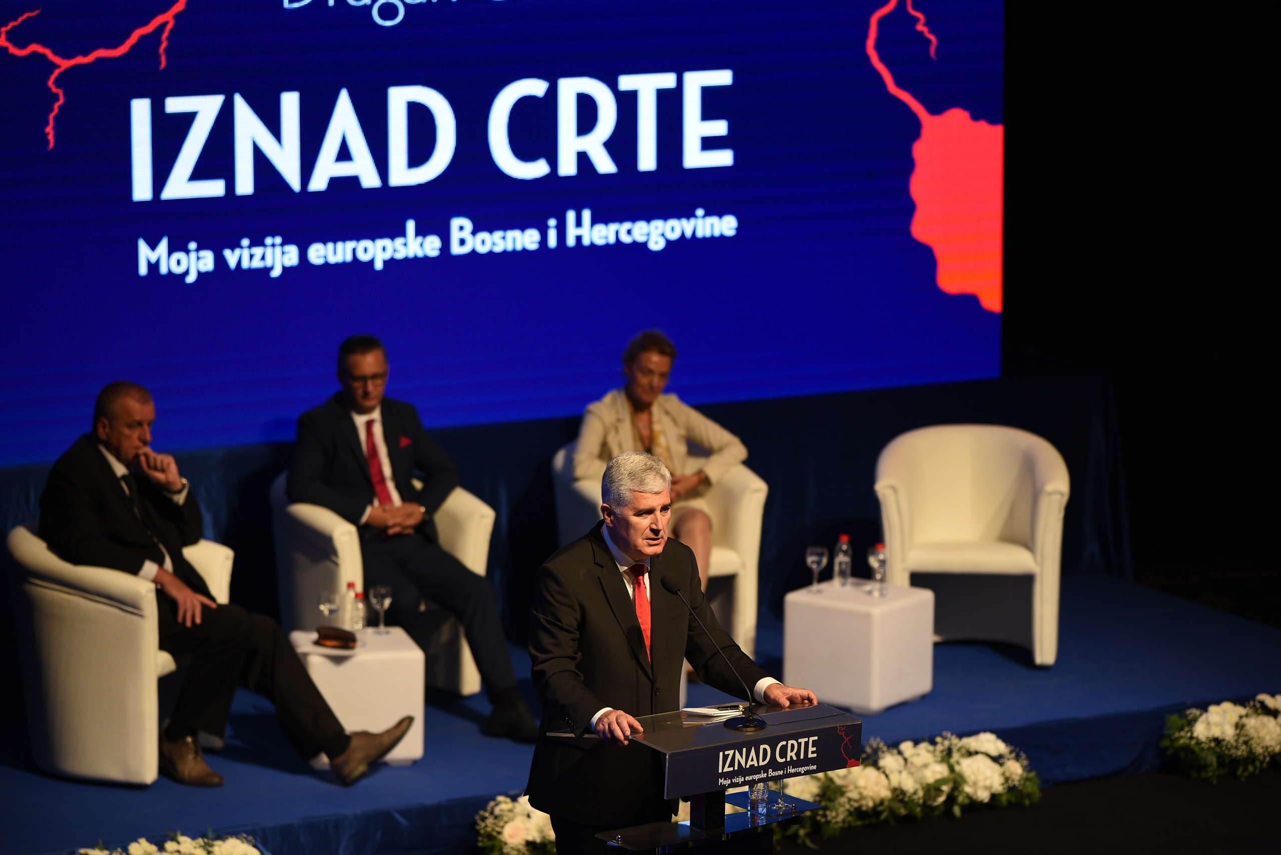 Kosača puna do posljednjeg mjesta: Predstavljena Čovićeva knjiga “Iznad crte – moja vizija europske Bosne i Hercegovine”