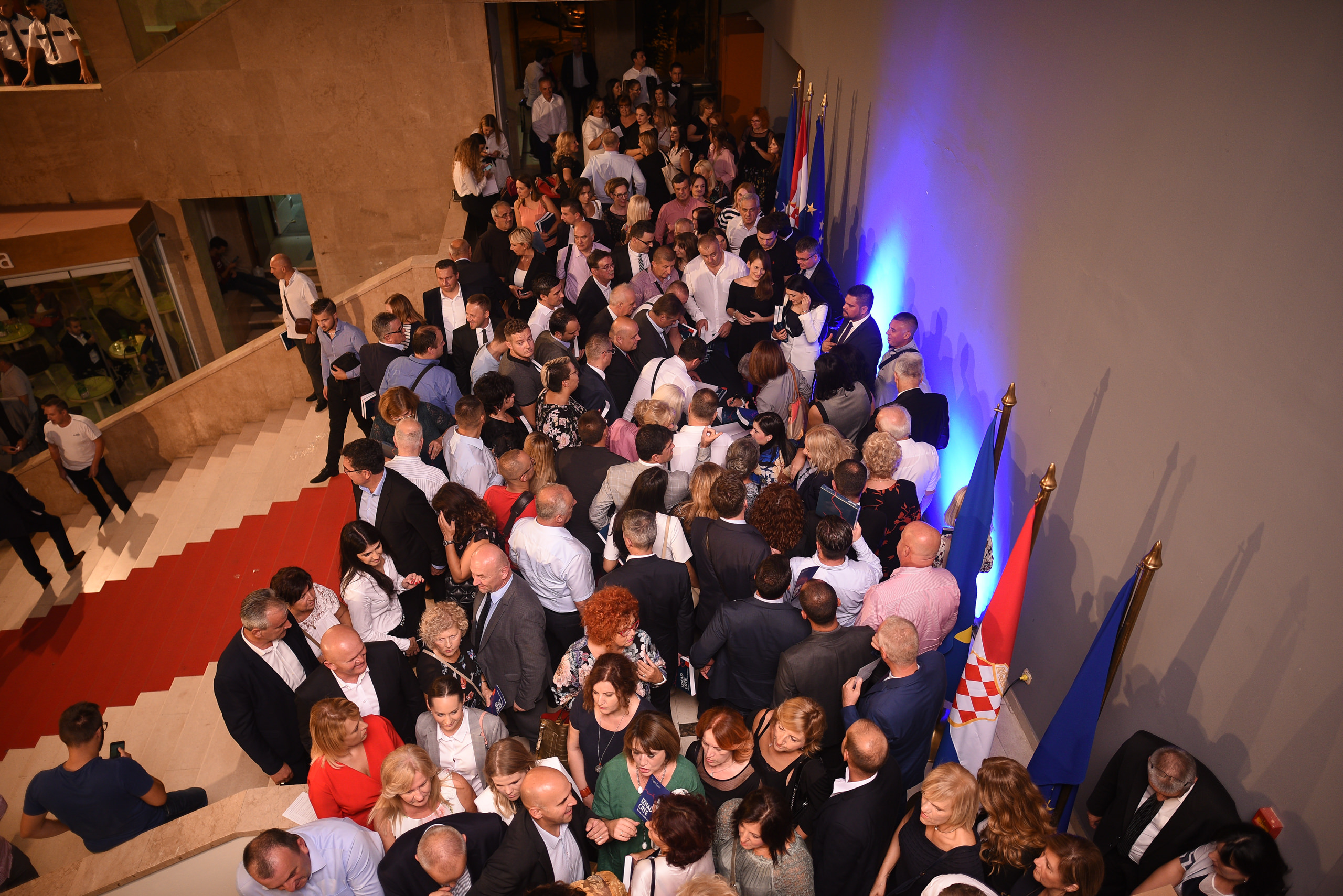 Kosača puna do posljednjeg mjesta: Predstavljena Čovićeva knjiga “Iznad crte – moja vizija europske Bosne i Hercegovine”