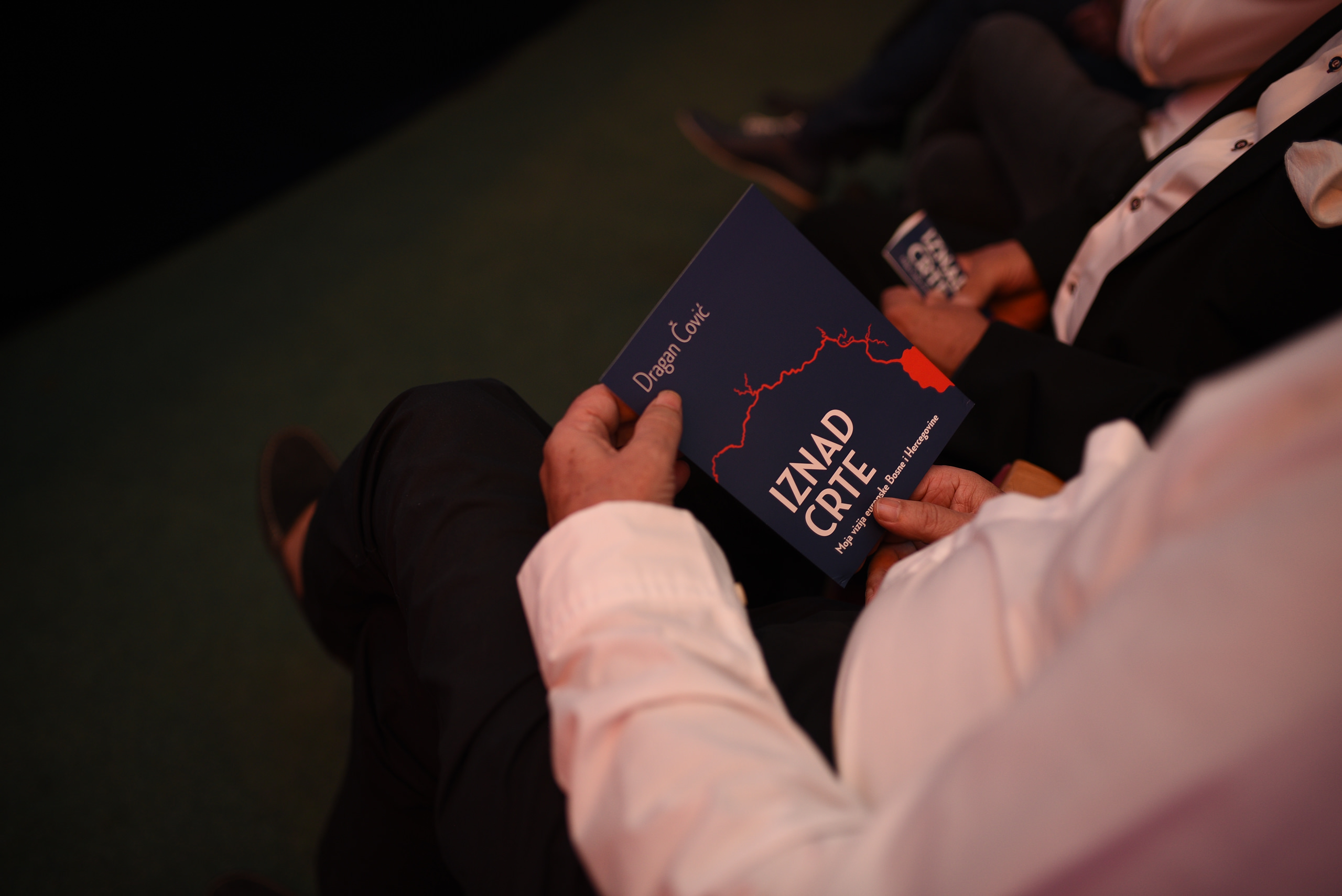 Kosača puna do posljednjeg mjesta: Predstavljena Čovićeva knjiga “Iznad crte – moja vizija europske Bosne i Hercegovine”