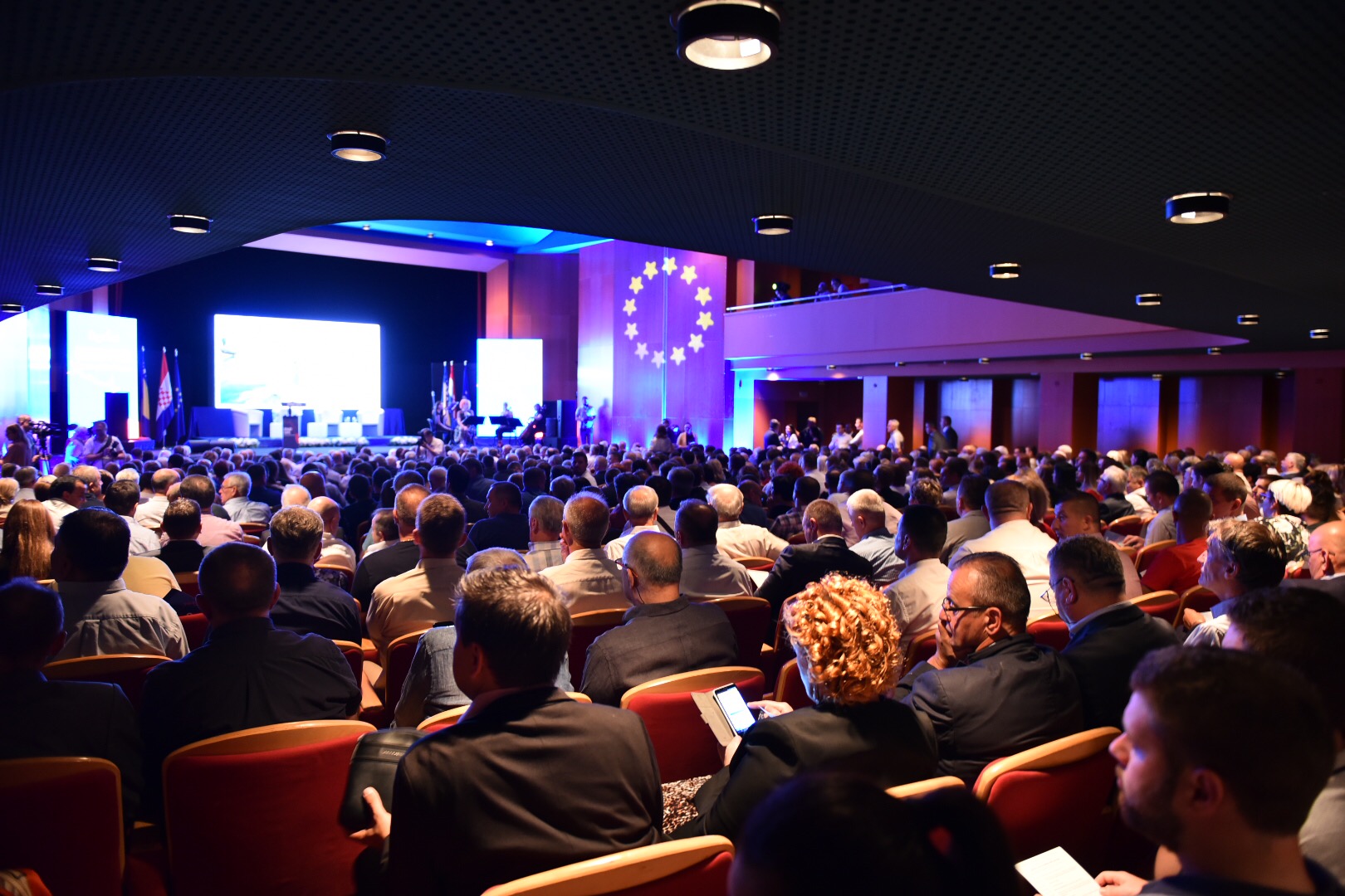 Kosača puna do posljednjeg mjesta: Predstavljena Čovićeva knjiga “Iznad crte – moja vizija europske Bosne i Hercegovine”