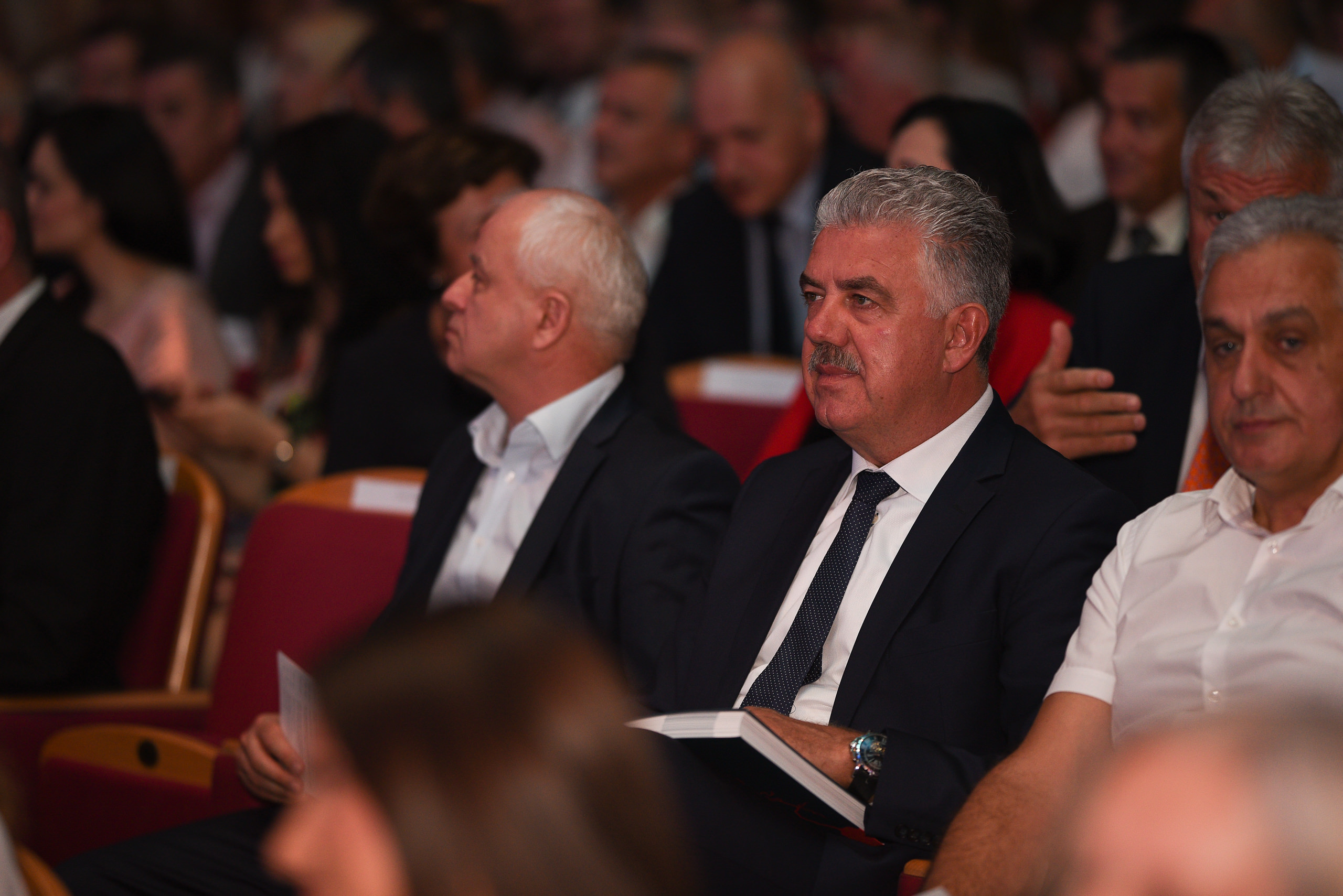 Kosača puna do posljednjeg mjesta: Predstavljena Čovićeva knjiga “Iznad crte – moja vizija europske Bosne i Hercegovine”