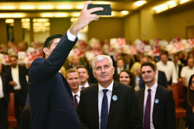 HDZ BiH: Puštena u rad mobilna Android aplikacija „Zajedništvo” i službena web stranica www.zajednistvo.com