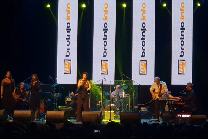 Prepuna Kosača uživala u glazbenom spektaklu Doris Dragović