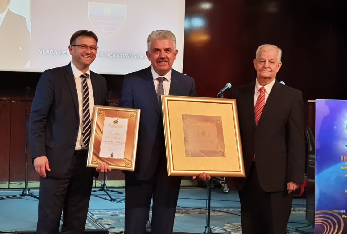 Predsjedniku Hercegu uručeno priznanje za izvrsnost u doprinosu razvitku turizma