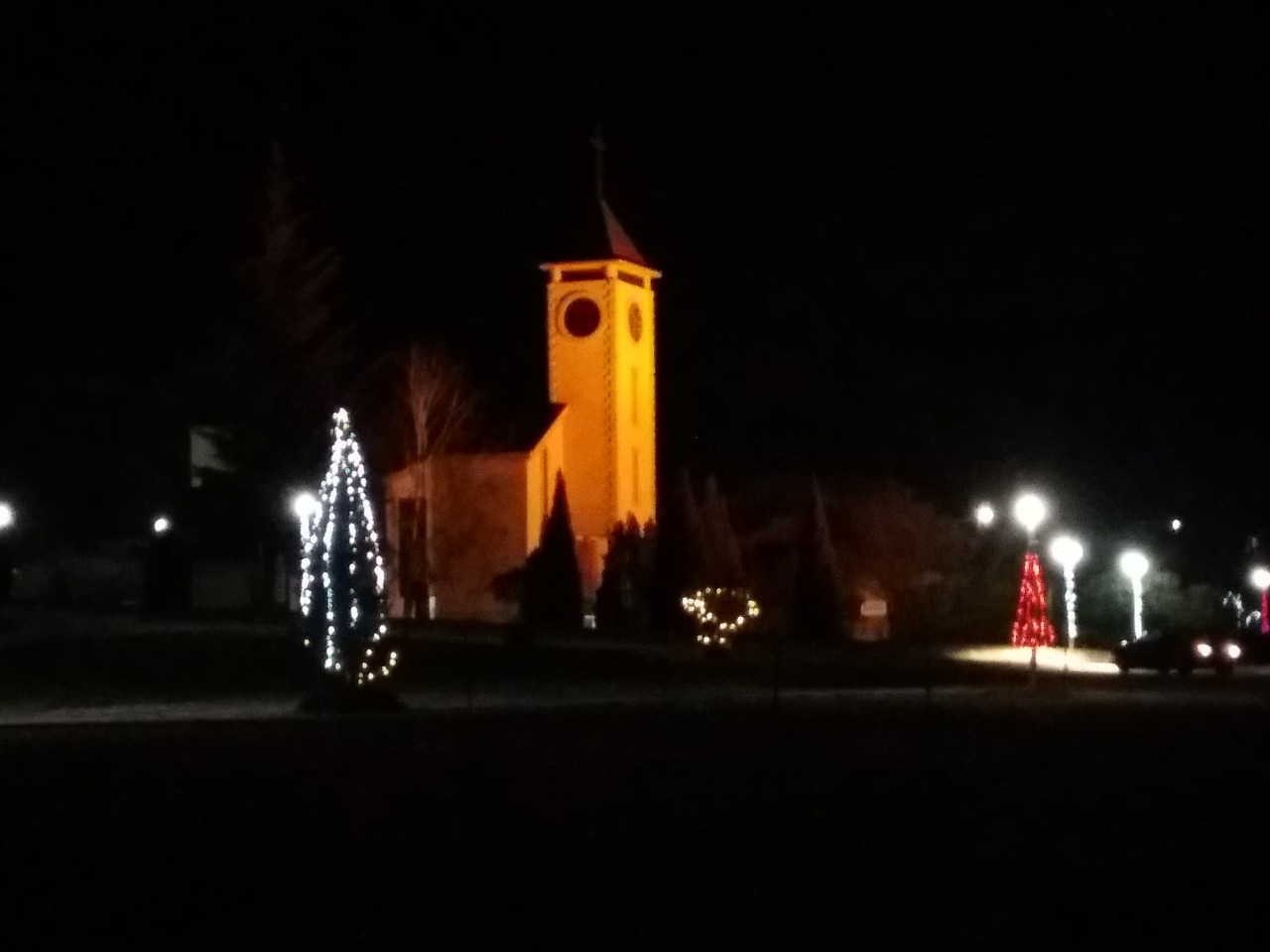 FOTO | Božićna čarolija u Biletić Polju: Stanovnici završili blagdansko ukrašavanje mjesta