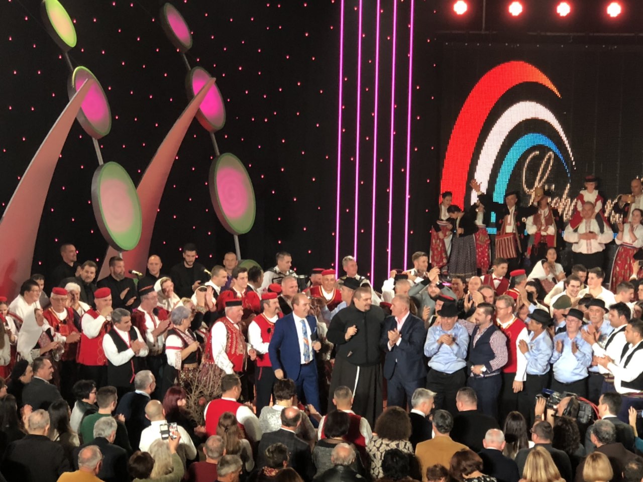 FOTO: HKUD sv. Marko Vionica na snimanju “Lijepom našom” u Benkovcu