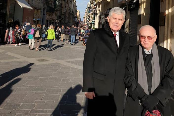 Poruka Komšiću: Za nuncija D’Errica je Čović predsjednik!