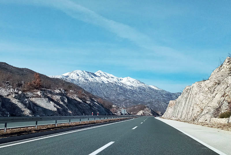 Hrvatska policija tolerira i bržu vožnju od zakonskih 130 km/h, evo i koliko…