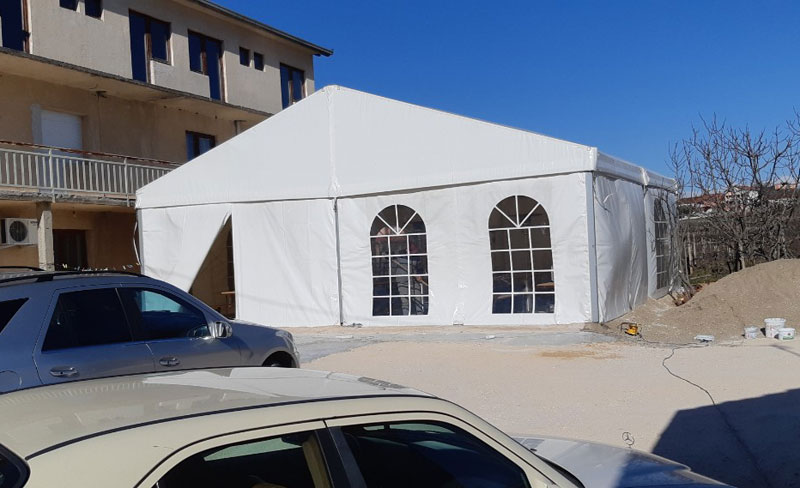 Šator u Međugorju izdržao olujne udare bure