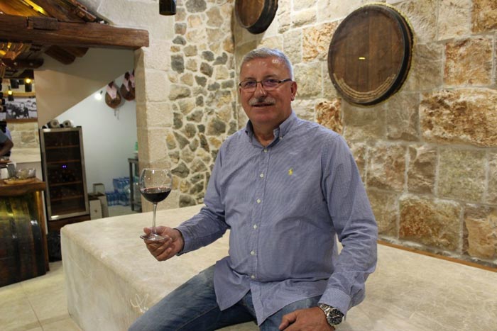 Miro Ćorić: Uz domaća vina nudimo i domaću hranu, stranci obožavaju naše zelje