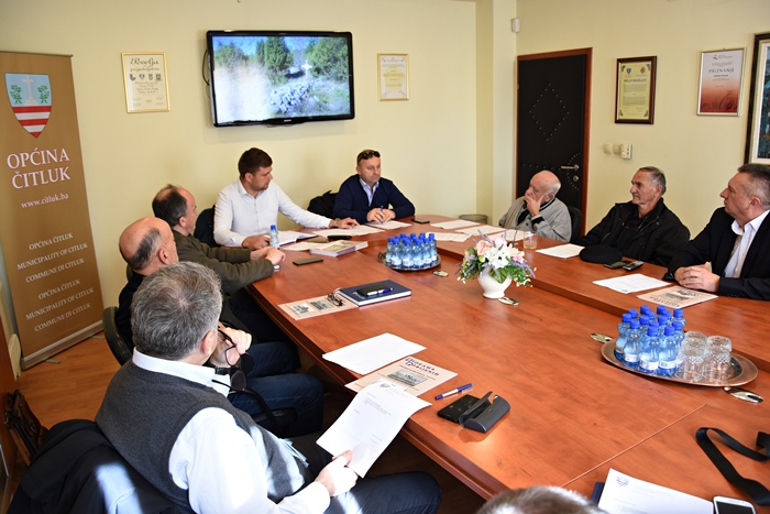 1700 križeva za žrtve iz Brotnja na Groblju mira