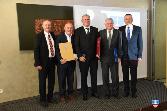 Na svečanoj sjednici OV Čitluk Mati Buliću uručena nagrada za životno djelo